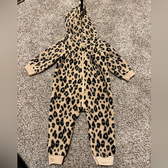 Carter’s leopard Sherpa one piece zip up 12M - Picture 1 of 3